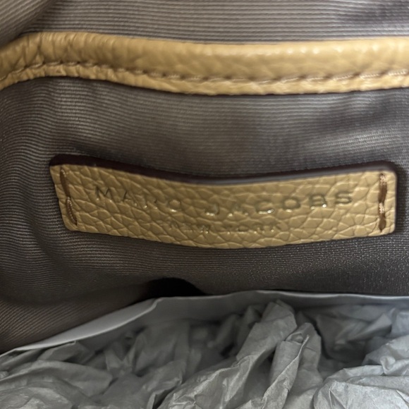 Marc Jacobs Beige Leather Bucket Crossbody Bag - Picture 7 of 7